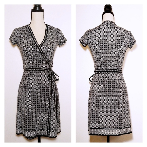 Max Studio Dresses & Skirts - NWT Max Studio Black and White Wrap Dress